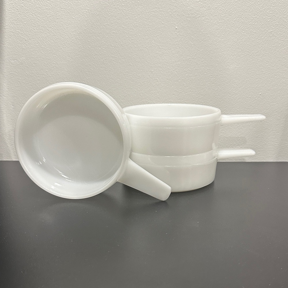 Set of White glass dishes